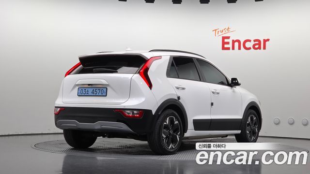 Kia Niro 2023 — photo 2