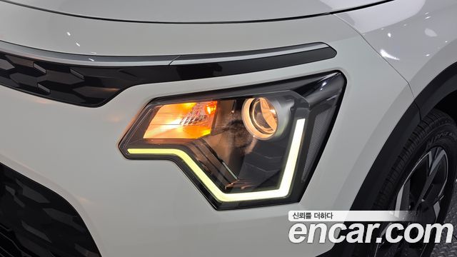 Kia Niro 2023 — photo 8