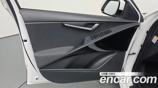 Kia Niro 2023 — photo 14
