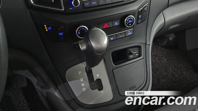 Hyundai Starex 2016 — photo 9