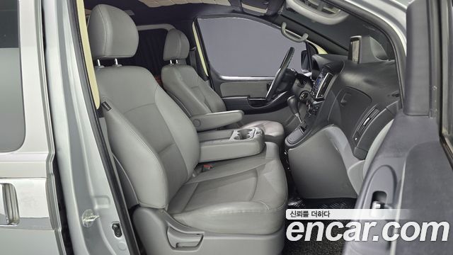 Hyundai Starex 2016 — photo 11