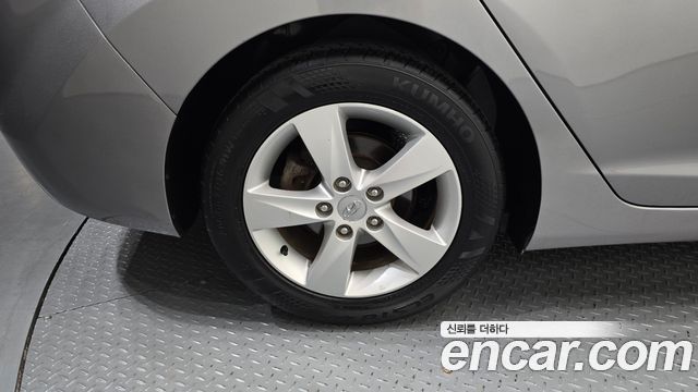 Hyundai AVANTE 2012 — photo 5