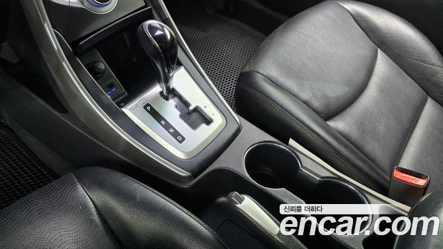Hyundai AVANTE 2012 — photo 12