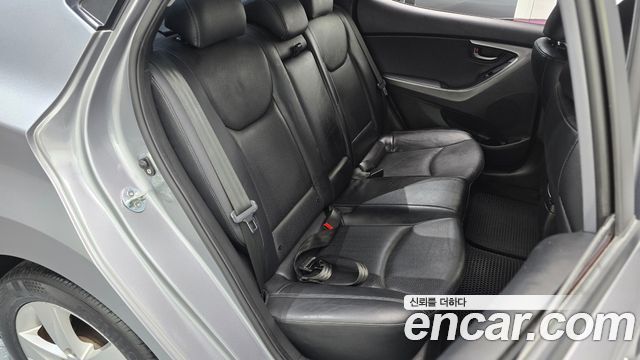 Hyundai AVANTE 2012 — photo 17