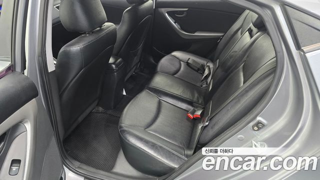 Hyundai AVANTE 2012 — photo 18