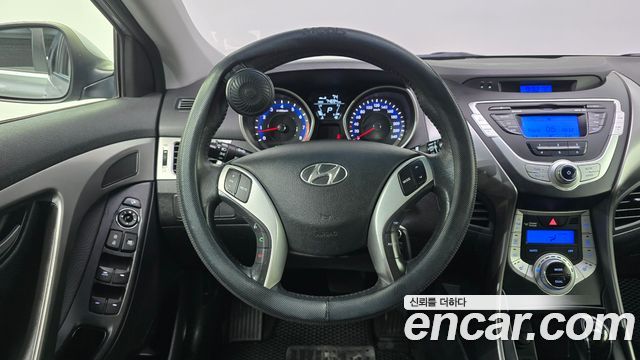 Hyundai AVANTE 2012 — photo 19