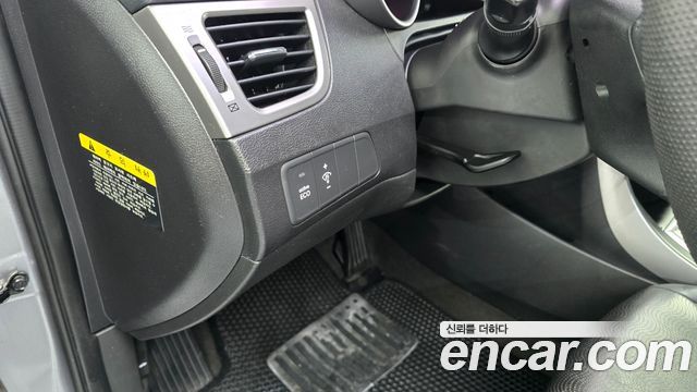 Hyundai AVANTE 2012 — photo 25