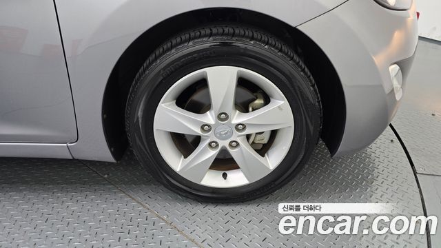 Hyundai AVANTE 2012 — photo 7