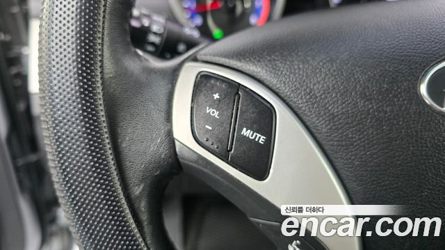 Hyundai AVANTE 2012 — photo 28