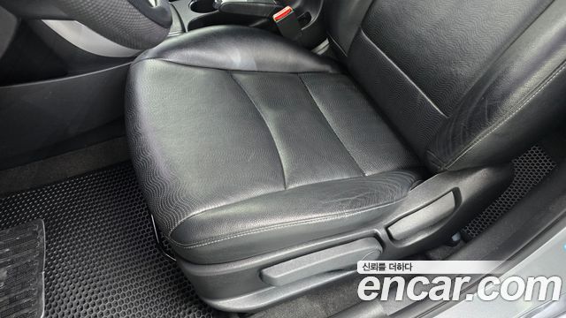 Hyundai AVANTE 2012 — photo 30