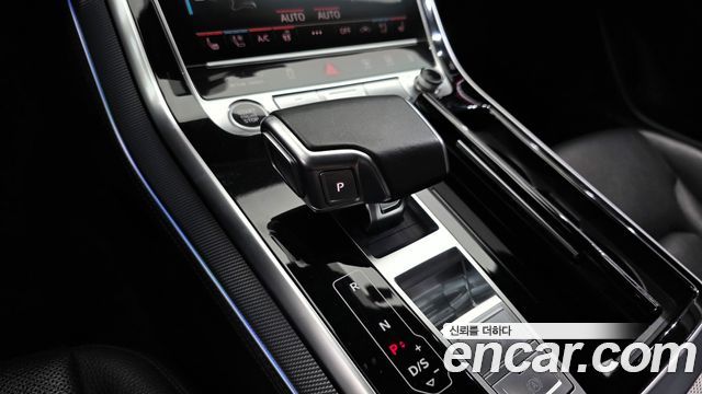 Audi Q8 2021 — photo 12