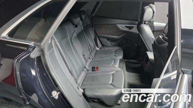 Audi Q8 2021 — photo 17