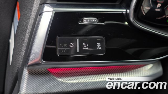 Audi Q8 2021 — photo 19