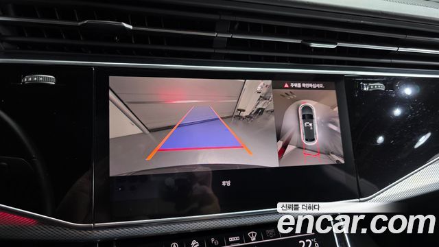 Audi Q8 2021 — photo 22