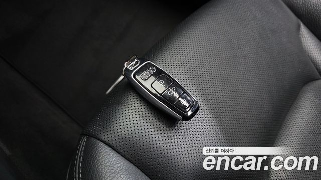 Audi Q8 2021 — photo 24