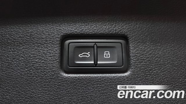 Audi Q8 2021 — photo 25
