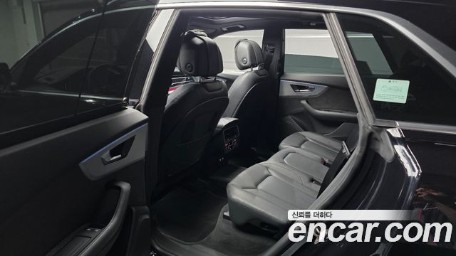 Audi Q8 2021 — photo 26