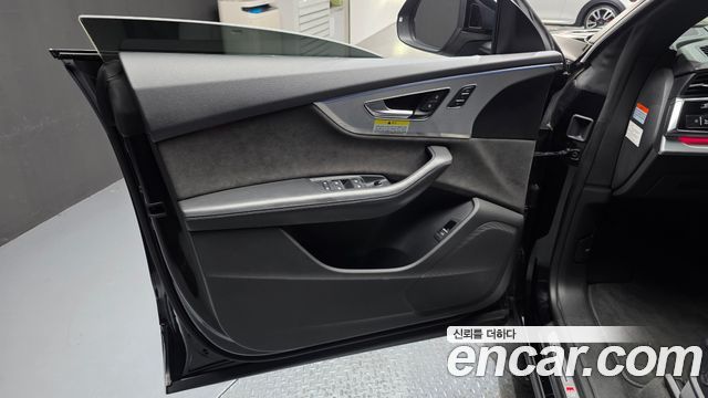 Audi Q8 2021 — photo 14