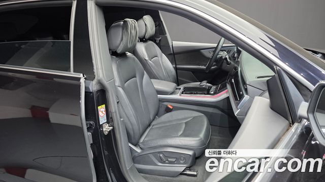 Audi Q8 2021 — photo 16