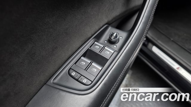Audi Q8 2021 — photo 30