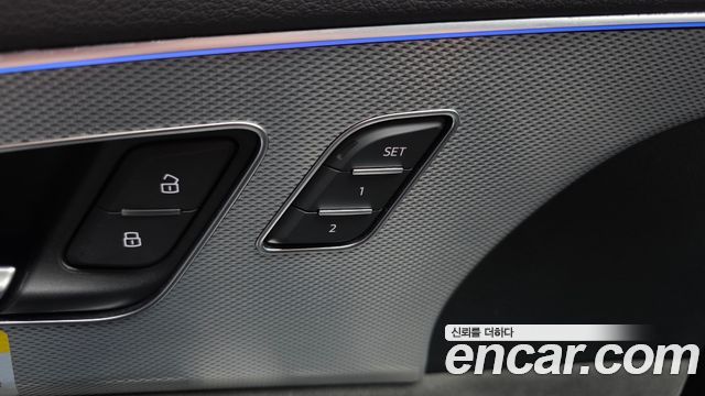 Audi Q8 2021 — photo 37