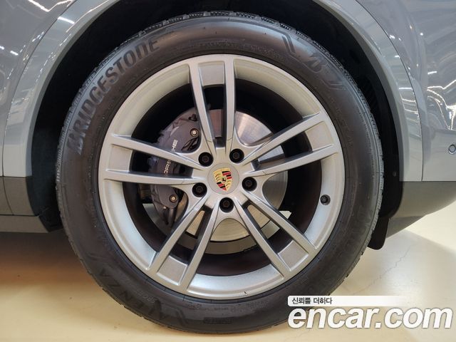 Porsche Cayenne 2024 — photo 19