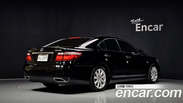 Lexus LS 2009 — photo 2