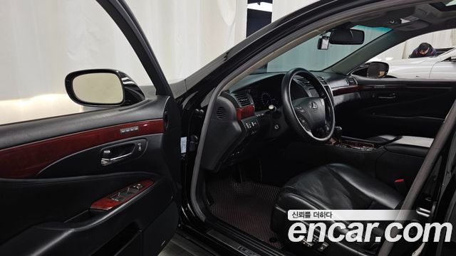 Lexus LS 2009 — photo 8