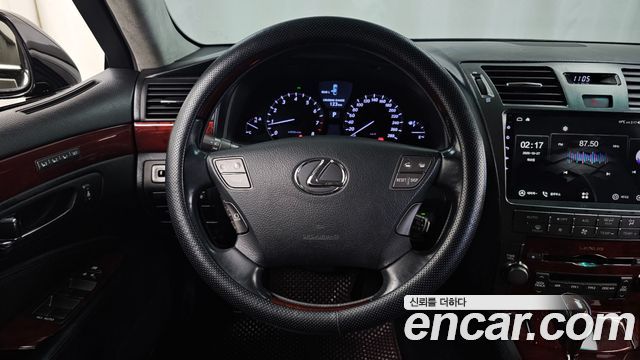 Lexus LS 2009 — photo 13