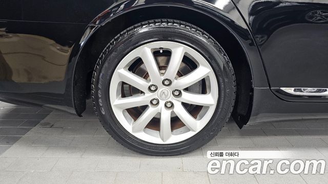 Lexus LS 2009 — photo 19
