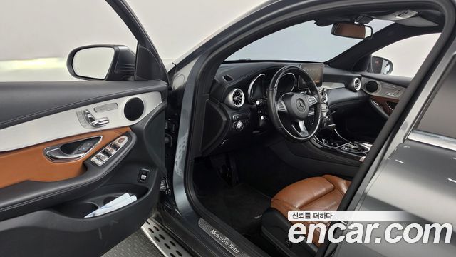 Mercedes-Benz GLC-Class 2018 — photo 13
