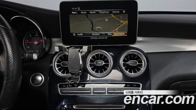 Mercedes-Benz GLC-Class 2018 — photo 18