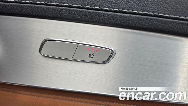 Mercedes-Benz GLC-Class 2018 — photo 31