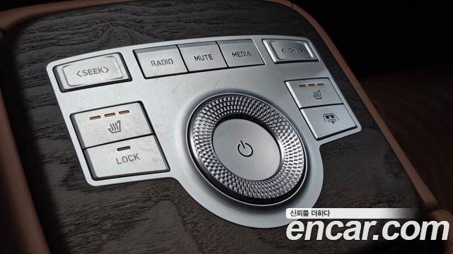 Genesis G80 2021 — photo 31