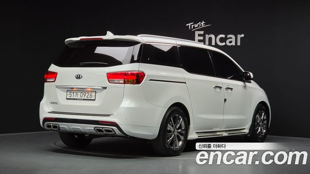 Kia Canival 2016 — photo 2