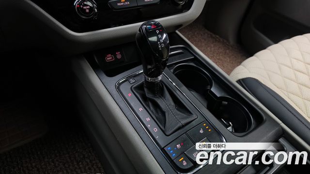 Kia Canival 2016 — photo 9