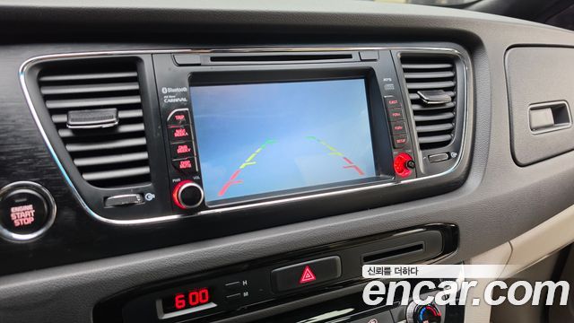 Kia Canival 2016 — photo 14