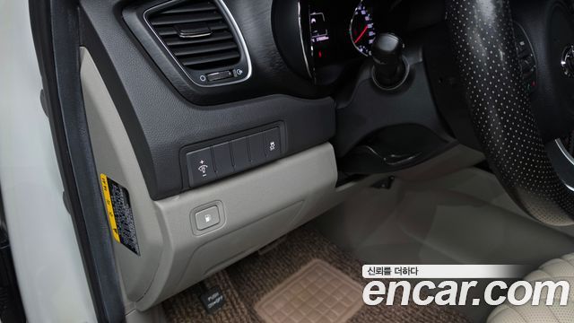Kia Canival 2016 — photo 20