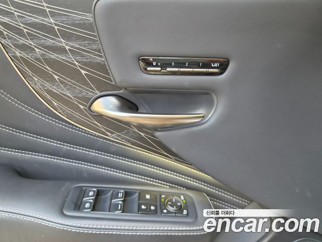 Lexus LS 2023 — photo 9