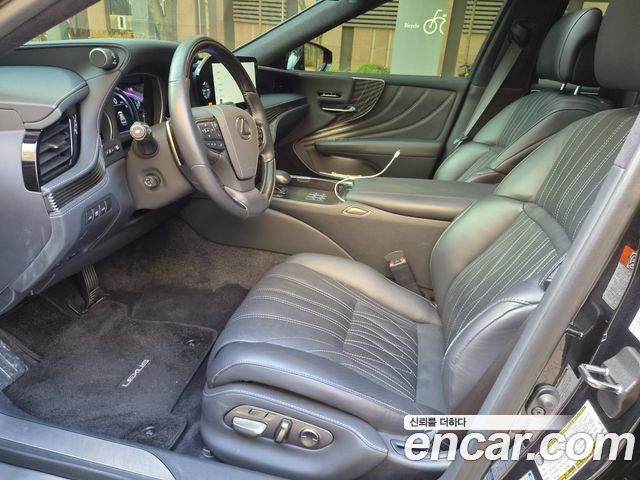 Lexus LS 2023 — photo 10