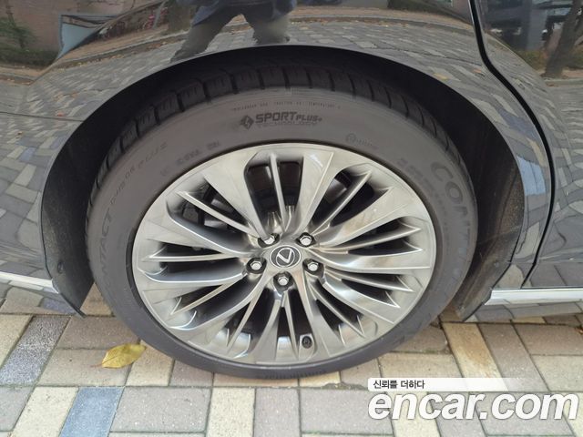 Lexus LS 2023 — photo 12
