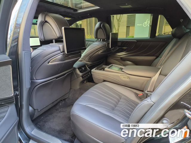 Lexus LS 2023 — photo 17