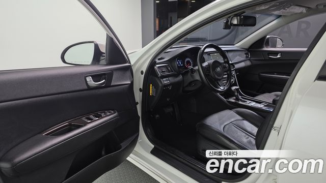 Kia K5 2016 — photo 10