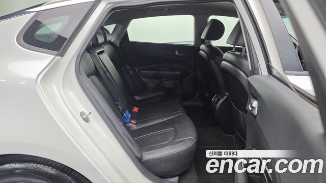 Kia K5 2016 — photo 12
