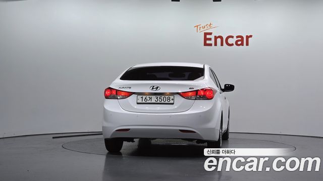 Hyundai AVANTE 2013 — photo 4