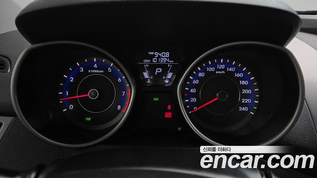 Hyundai AVANTE 2013 — photo 11