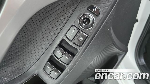 Hyundai AVANTE 2013 — photo 24