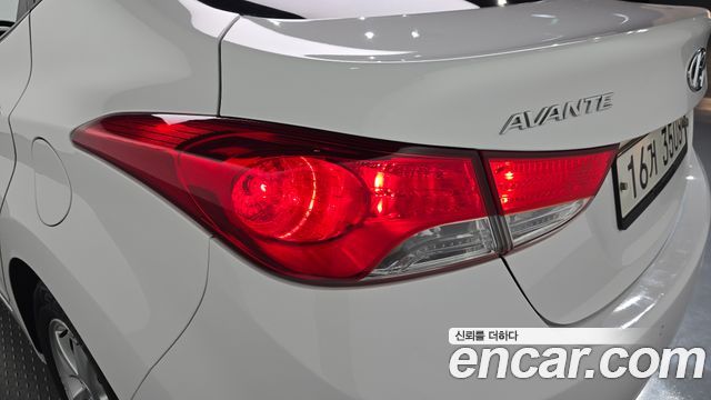 Hyundai AVANTE 2013 — photo 9
