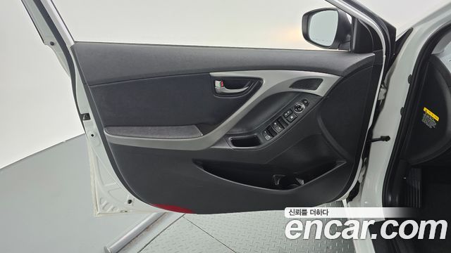 Hyundai AVANTE 2013 — photo 14