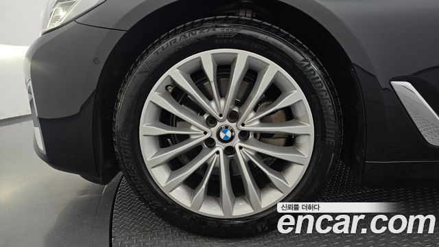 BMW 5-Series 2021 — photo 5